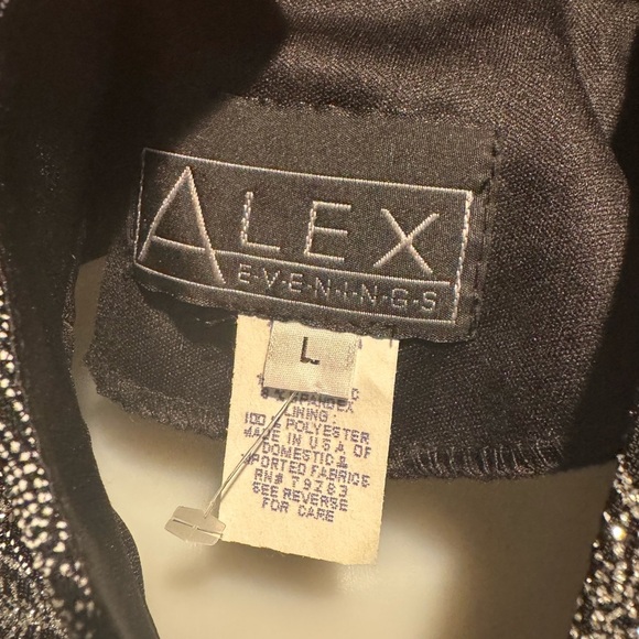 Alex Evenings Black and Silver Blazer with Intricate Pattern - Picture 11 of 13